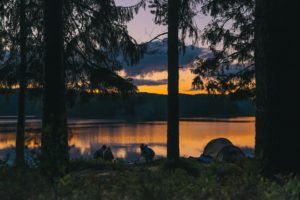 summer-camp-lake